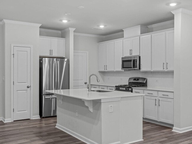 Foto del edificio - 3BR Like-New Townhome – GREAT PRICE - Community Pool/Playground