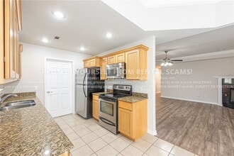Building Photo - 1674 N Hazeltine Dr