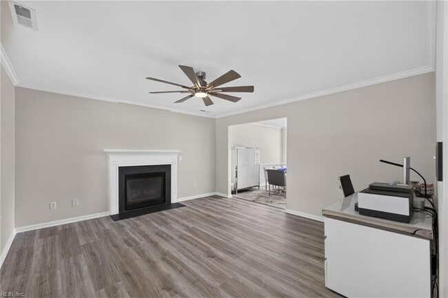 Building Photo - 1428 Gust Ln