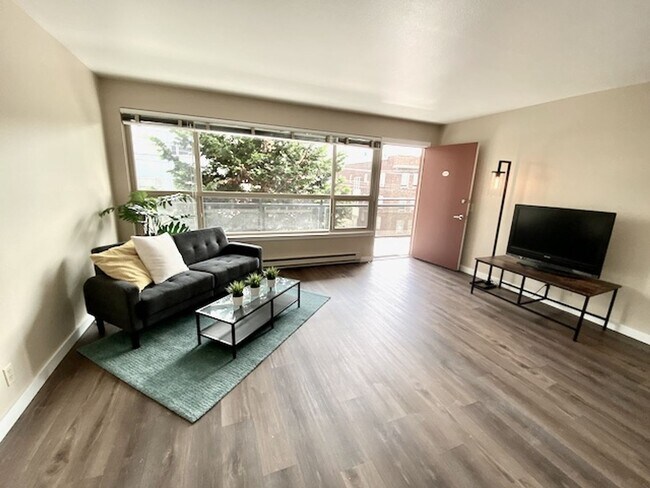 Foto del interior - 700 E Mercer