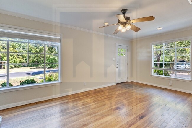 Building Photo - 4815 Woodview Ave