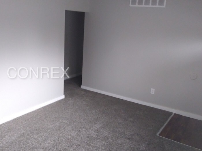 Building Photo - Newly Renovated Home!