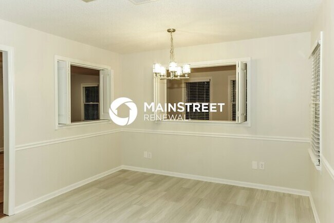 Foto del edificio - 4 Bedroom Pet-Friendly Home in HUNTSVILLE, AL with Main Street Renewal
