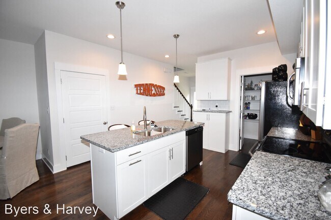 Building Photo - 2 br, 2.5 bath House - 88 Promontory Lane