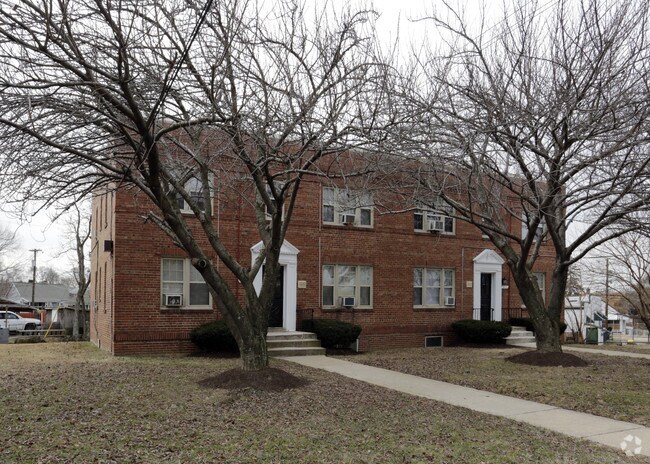 Foto del edificio - 3017 Massachusetts Ave SE