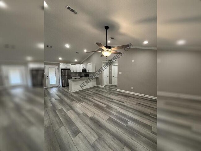 Foto del edificio - 54 Birchwood Drive