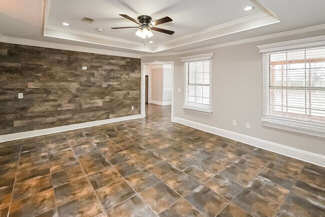Foto del edificio - 242 Glenwood Dr