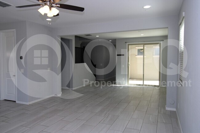 Building Photo - 2092 E Lantana Dr