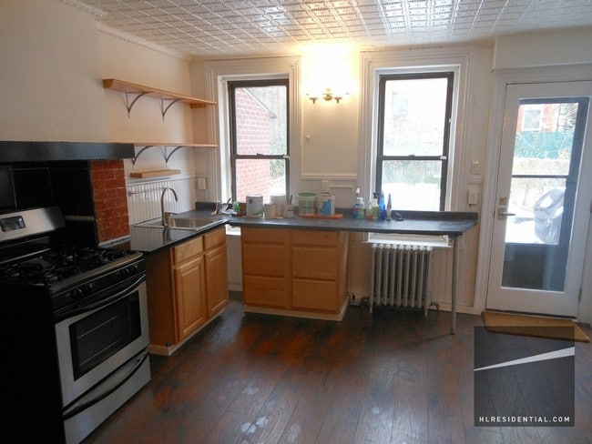 Building Photo - 413 10th St