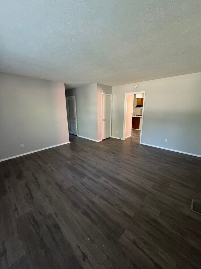 Foto del edificio - Warren Twp - 3 BR
