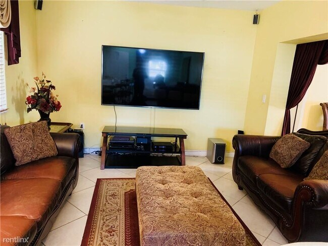 Foto del edificio - 3 br, 2 bath House - 9300 Crescent Dr