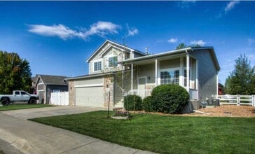 Building Photo - 221 Green Teal Dr