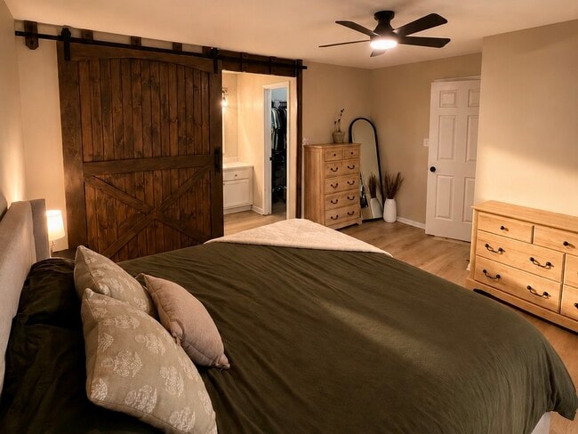 Master Bedroom - 608 Squire Ln