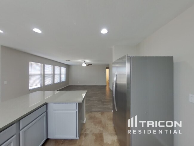 Building Photo - 4613 E Whitehall Dr