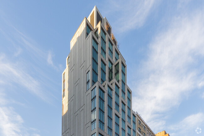 Building Photo - 2505 Broadway