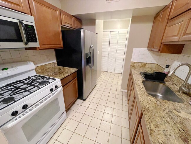 Building Photo - 4307 Whispering Hls