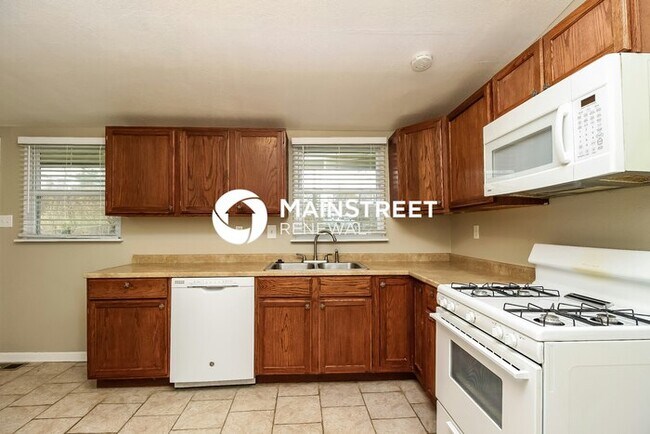 Foto del edificio - 3 Bedroom Pet-Friendly Home in Lansing, KS...