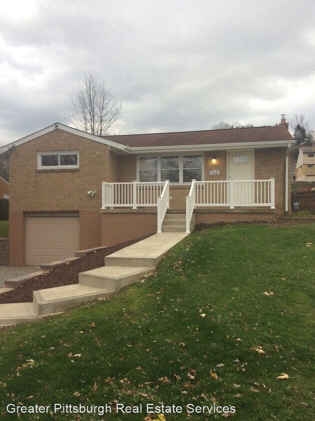 Primary Photo - 2 br, 1 bath House - 752 Garlow Blvd.