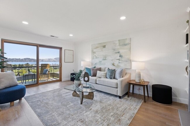 Building Photo - 2 Bedroom, 2 bathroom condo available with...