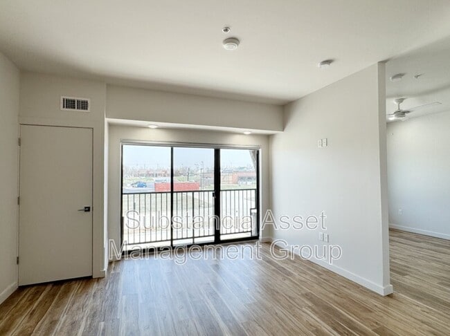 Foto del edificio - 1653 Midtown Pl
