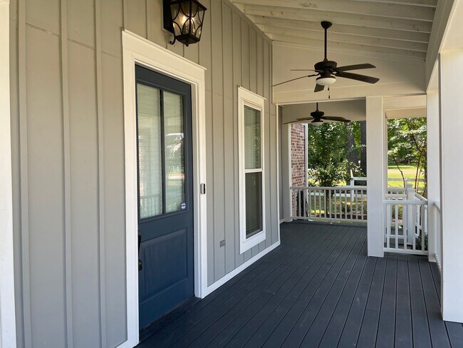 Building Photo - Lease this Absolutely Stunning Home Today ...
