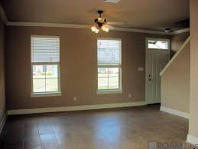 Foto del edificio - 10600 Lakes Blvd