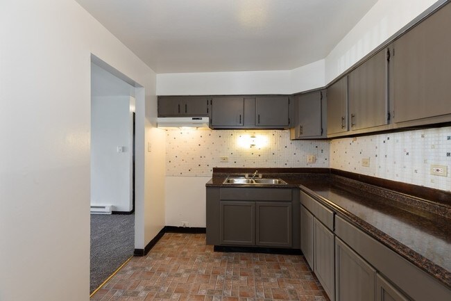 Building Photo - Islander Apartments