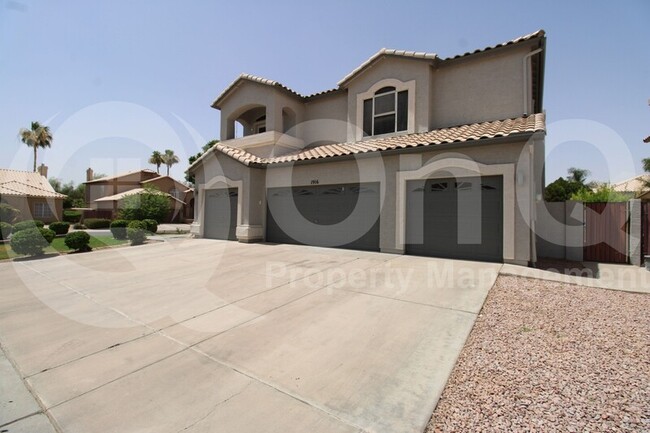 Building Photo - 1916 West Pinon Court