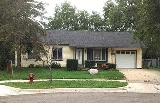 Building Photo - 2063 Champagne Dr