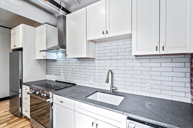 Building Photo - 1490 N Lafayette St