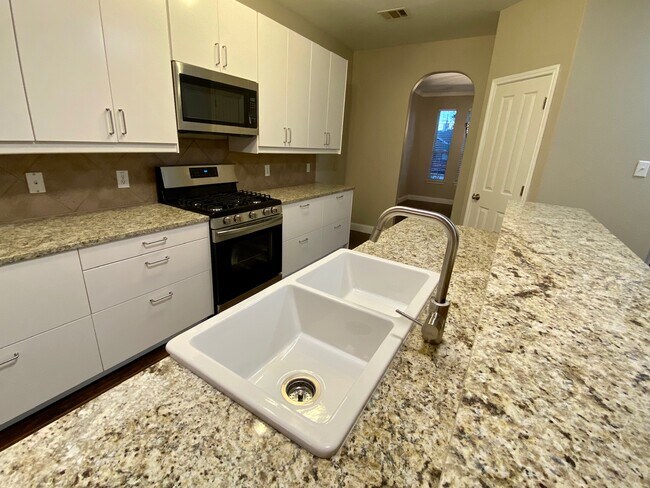 Kitchen - 1231 Sandhill Crane