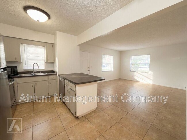 Foto del edificio - 2726 E Grant Ave