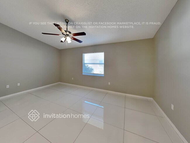 Building Photo - 7509 42nd Ct E