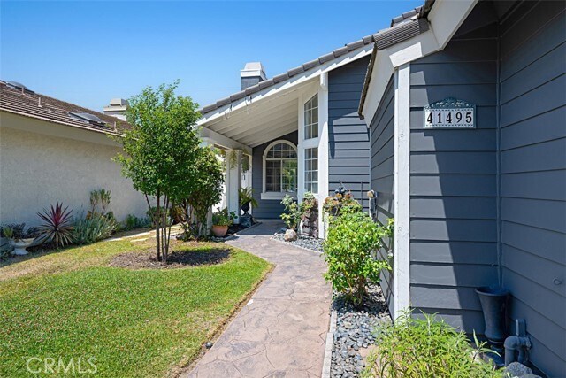 Building Photo - 41495 Avenida De La Reina
