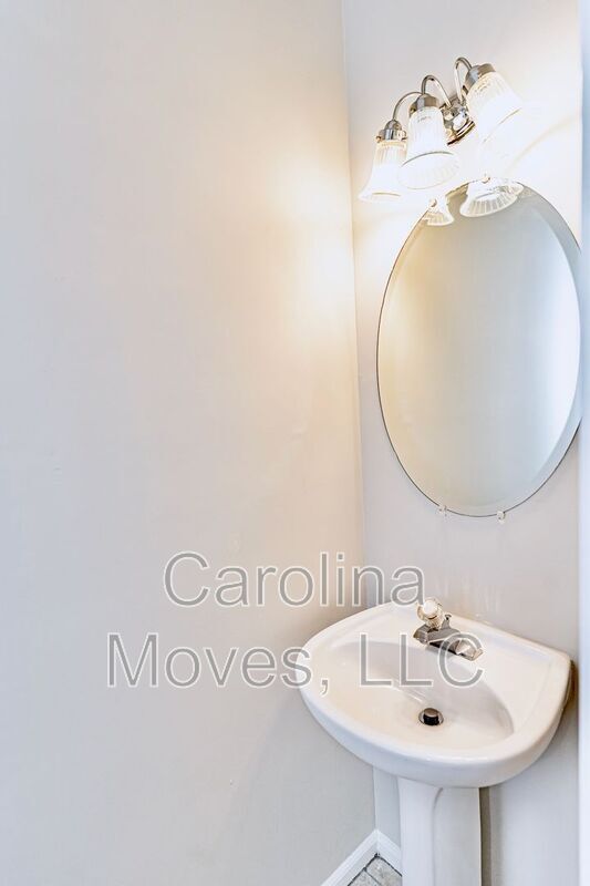 Building Photo - 4 Laurelberry Ln