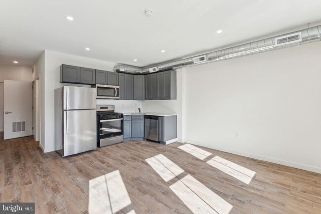 Building Photo - 610 S 6th St