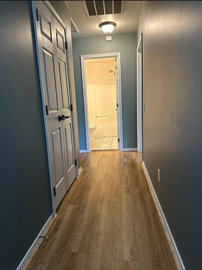 Building Photo - 2130 Mallard Green Pl
