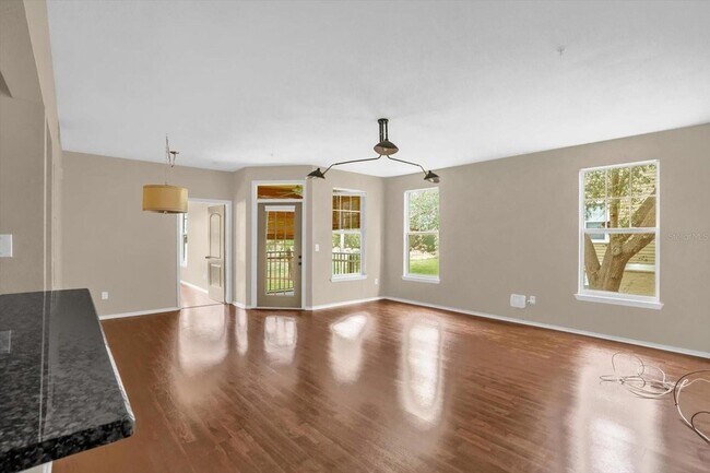 Building Photo - 404 Summit Ridge Pl