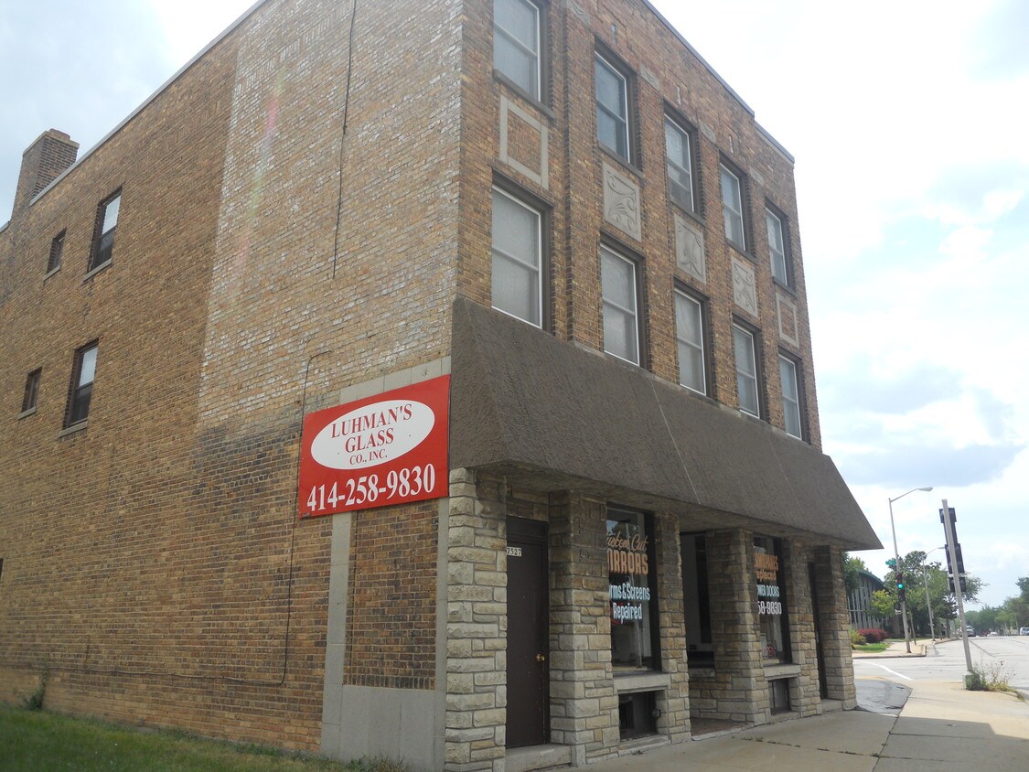 Primary Photo - 7527 W National Ave