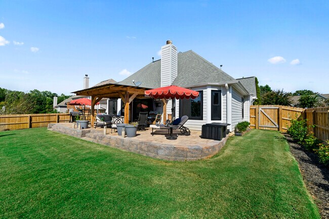 Foto del edificio - 2649 English Oaks Ln NW