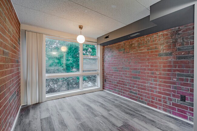 Building Photo - 118 E 32nd St