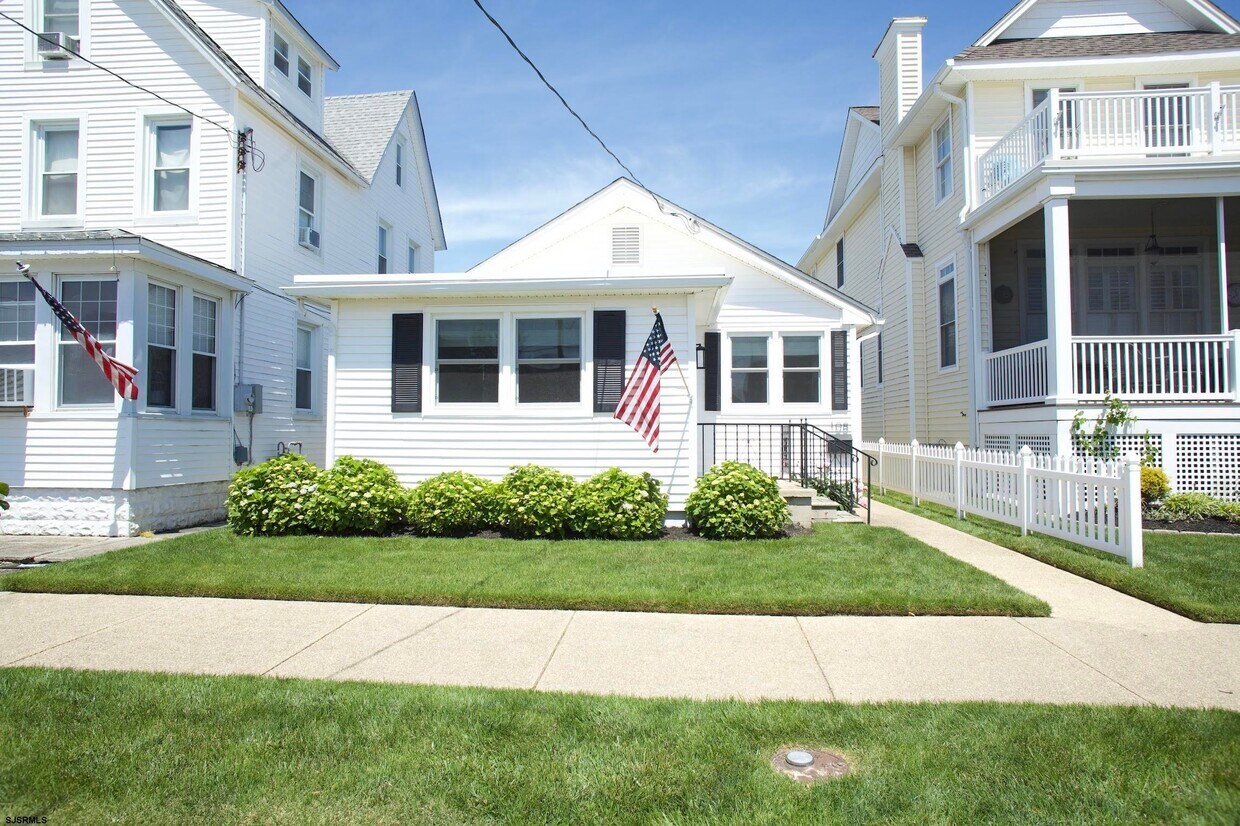 Primary Photo - 108 West Ave