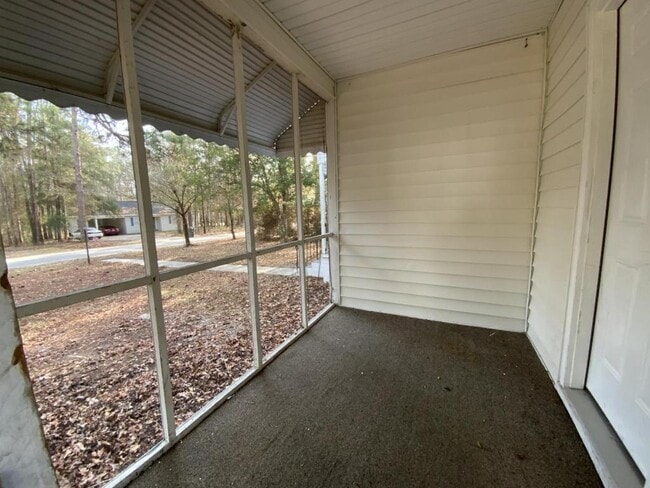 Building Photo - 219 Vista Cir