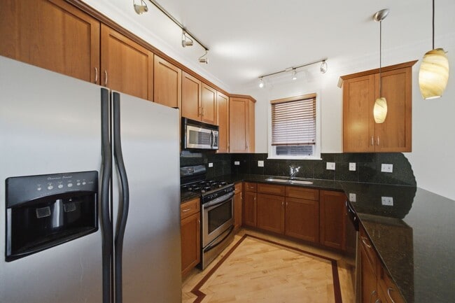 Building Photo - Beautiful and Spacious 2 bedroom, 2 Bathroom Located
