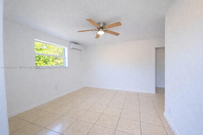 Foto del edificio - 2580 NW 139th St