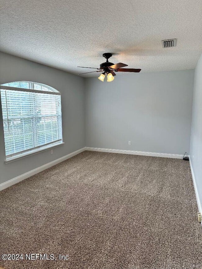 Foto del edificio - 1447 Barrington Cir