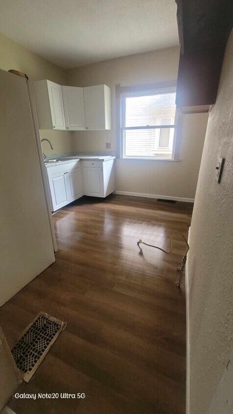 Foto principal - 922 Islington St