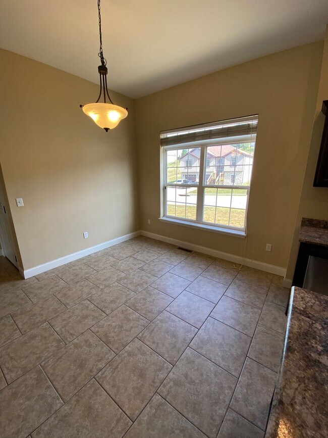 Foto del edificio - Luxurious 5 Bedroom Home in Woodridge Estates