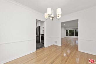 Building Photo - 1208 N Crescent Heights Blvd