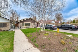 Building Photo - 7 Bonnechere Crescent